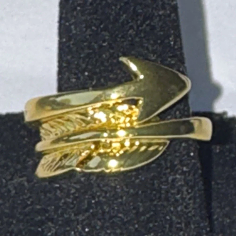 Gold Tone Arrow Wrap Band Ring Metal No Stone Size 6 MPN 0167